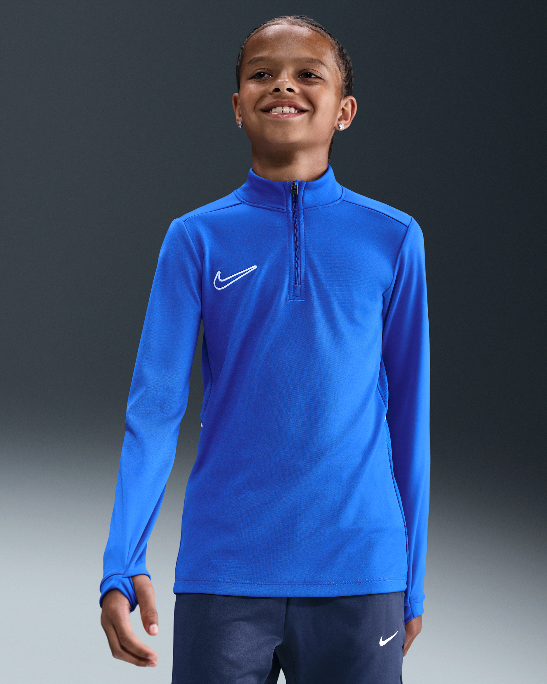 Nike Academy Older Kids' Dri-FIT Long-Sleeve 1/4-Zip Football